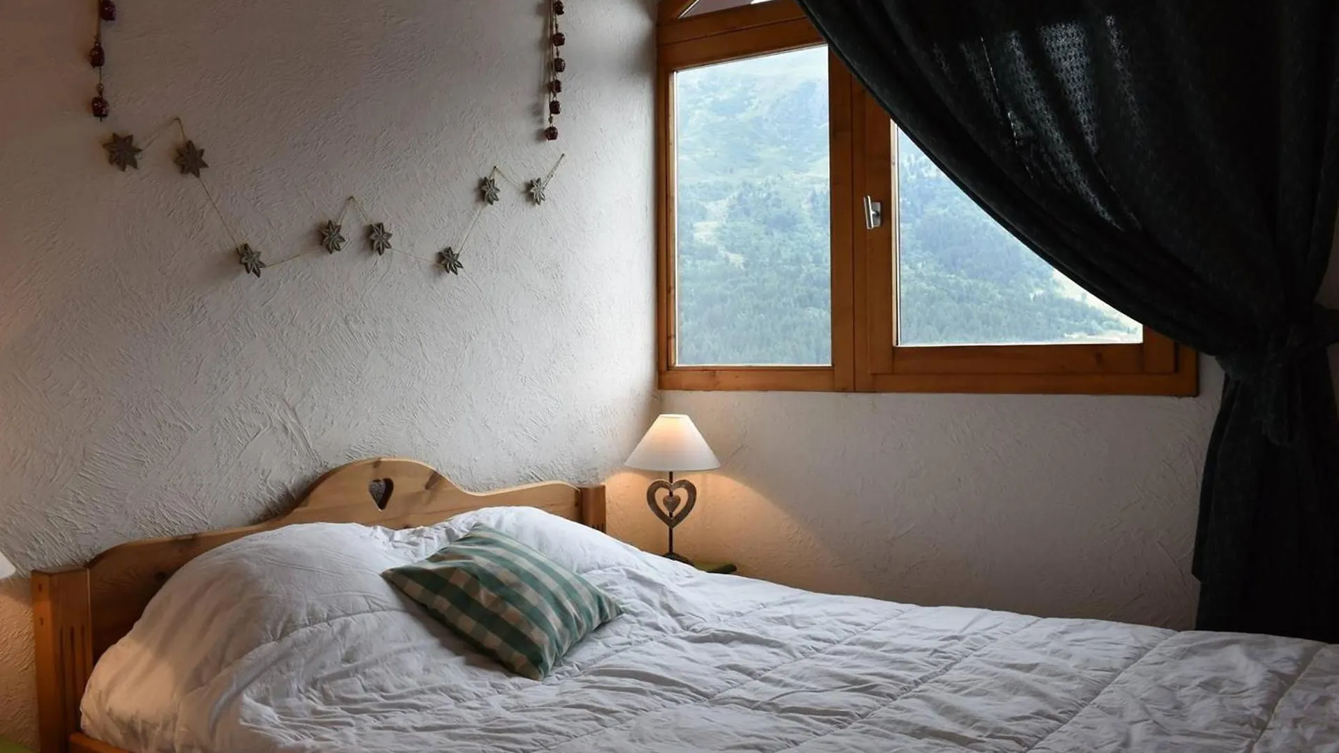 Apartament Duplex 5 Pieces Avec Mezzanine, Parking Et Proche Des Pistes A Meribel - Fr-1-180-635 Les Allues